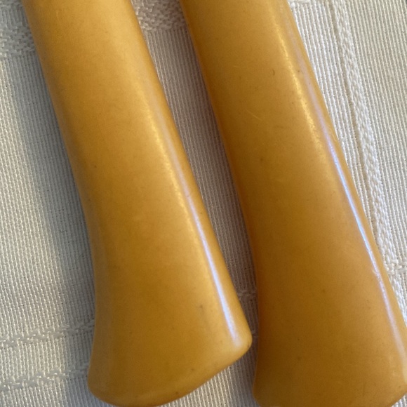 Set of 6 Vintage Bakelite Butterscotch Steak Knives - Picture 3 of 3
